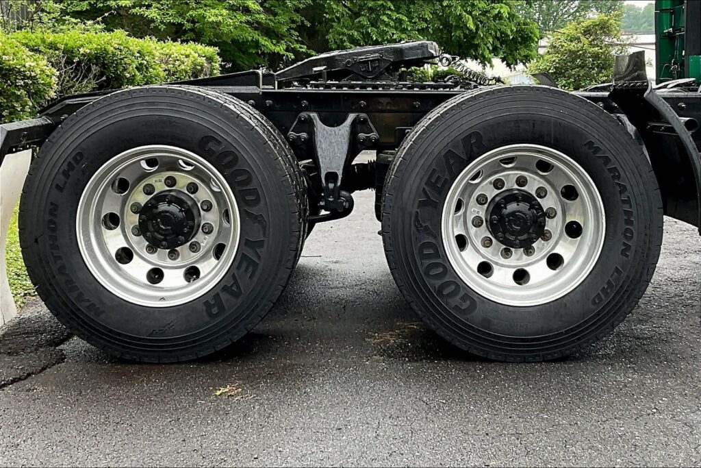 2022 INT LT625 6×4 Sleeper