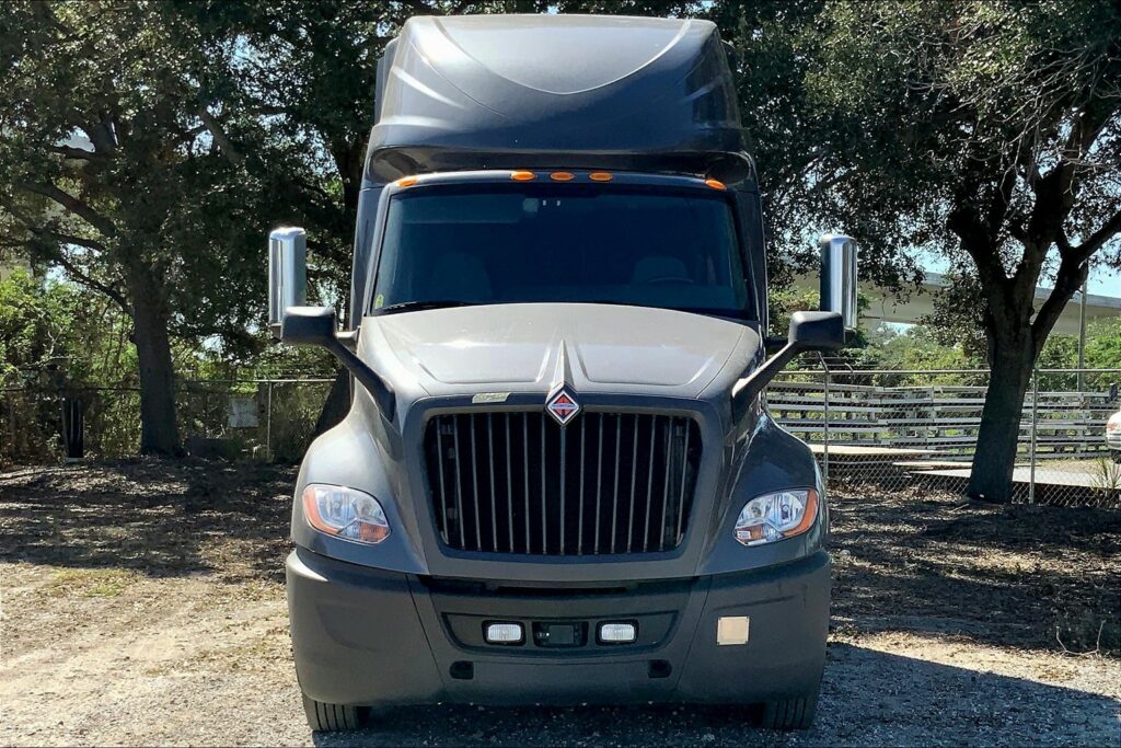 2022 INT LT625 6×4 Sleeper