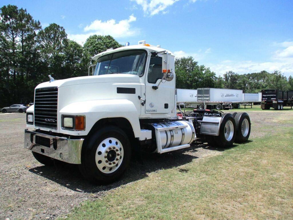 2017 Mack Pinnacle CHU613