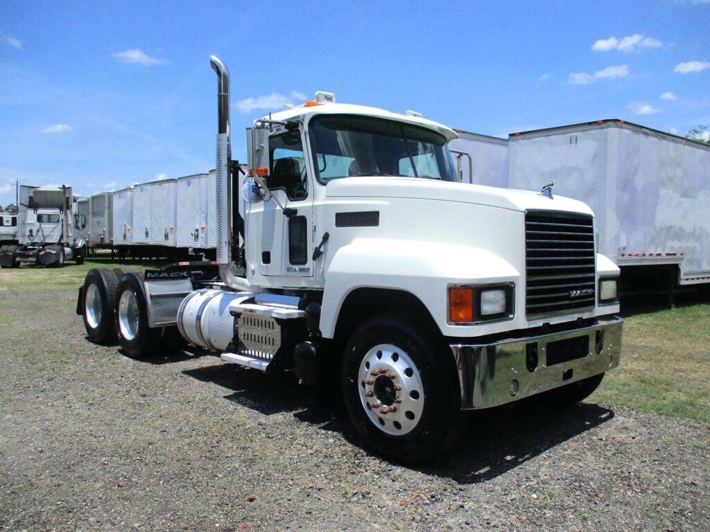 2017 Mack Pinnacle CHU613