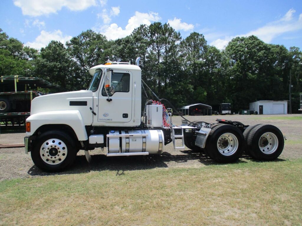 2017 Mack Pinnacle CHU613