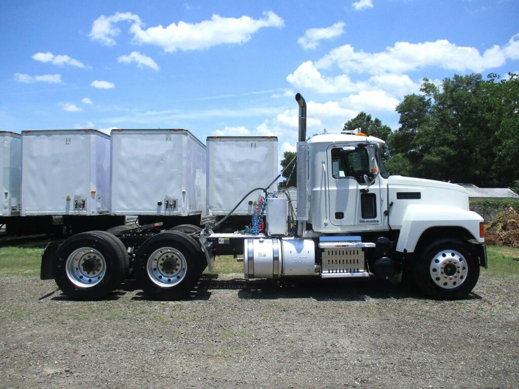 2017 Mack Pinnacle CHU613