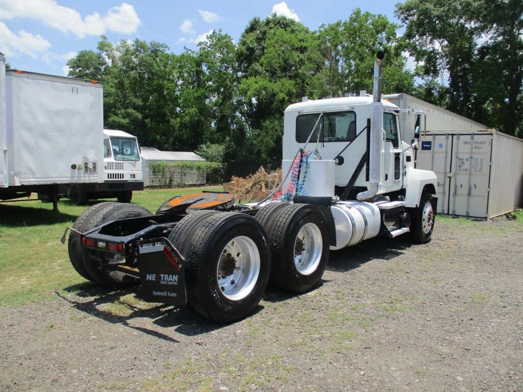 2017 Mack Pinnacle CHU613