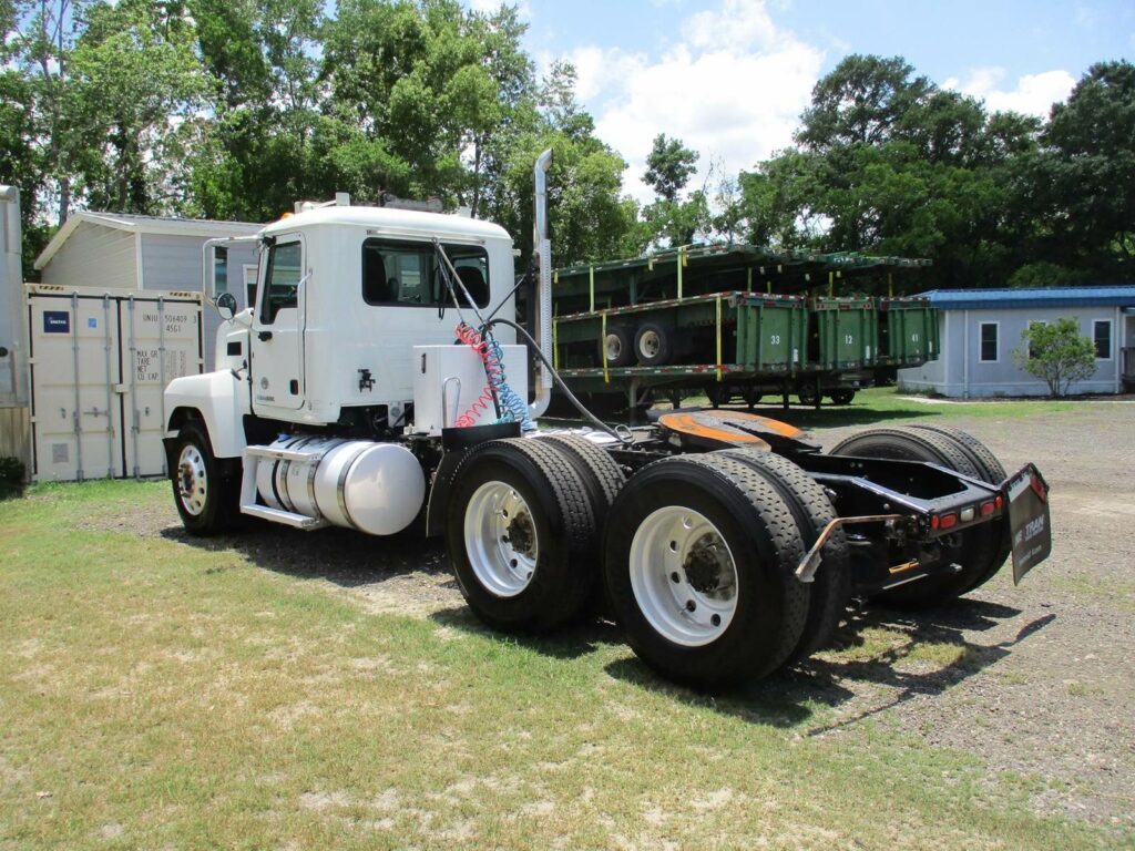 2017 Mack Pinnacle CHU613