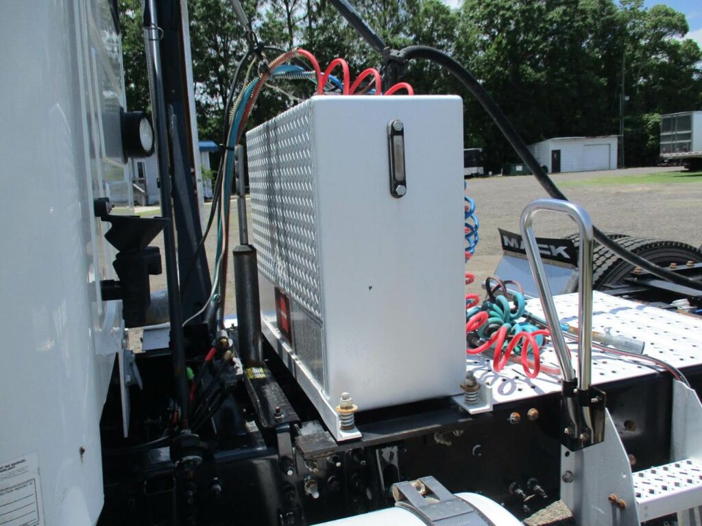 2017 Mack Pinnacle CHU613