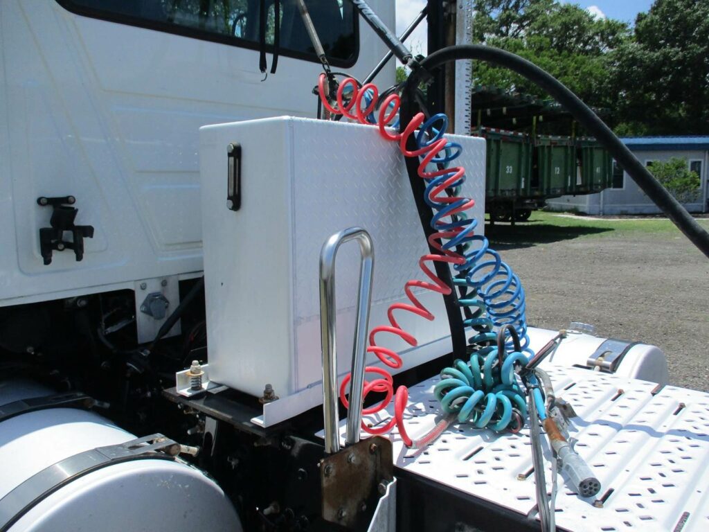 2017 Mack Pinnacle CHU613