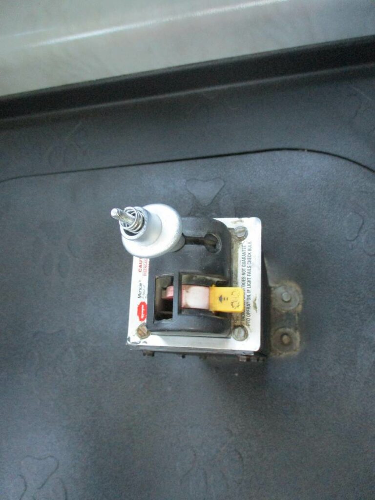 2017 Mack Pinnacle CHU613