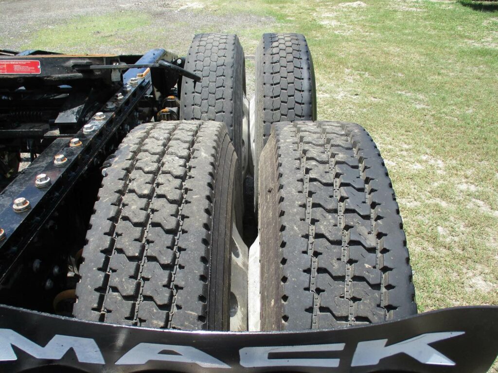 2017 Mack Pinnacle CHU613