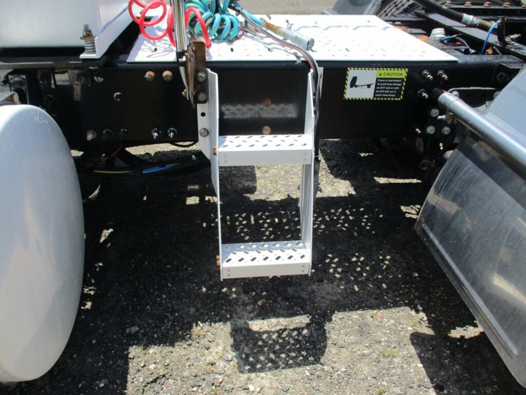 2017 Mack Pinnacle CHU613