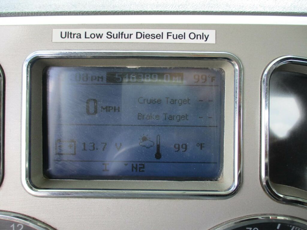 2017 Mack Pinnacle CHU613