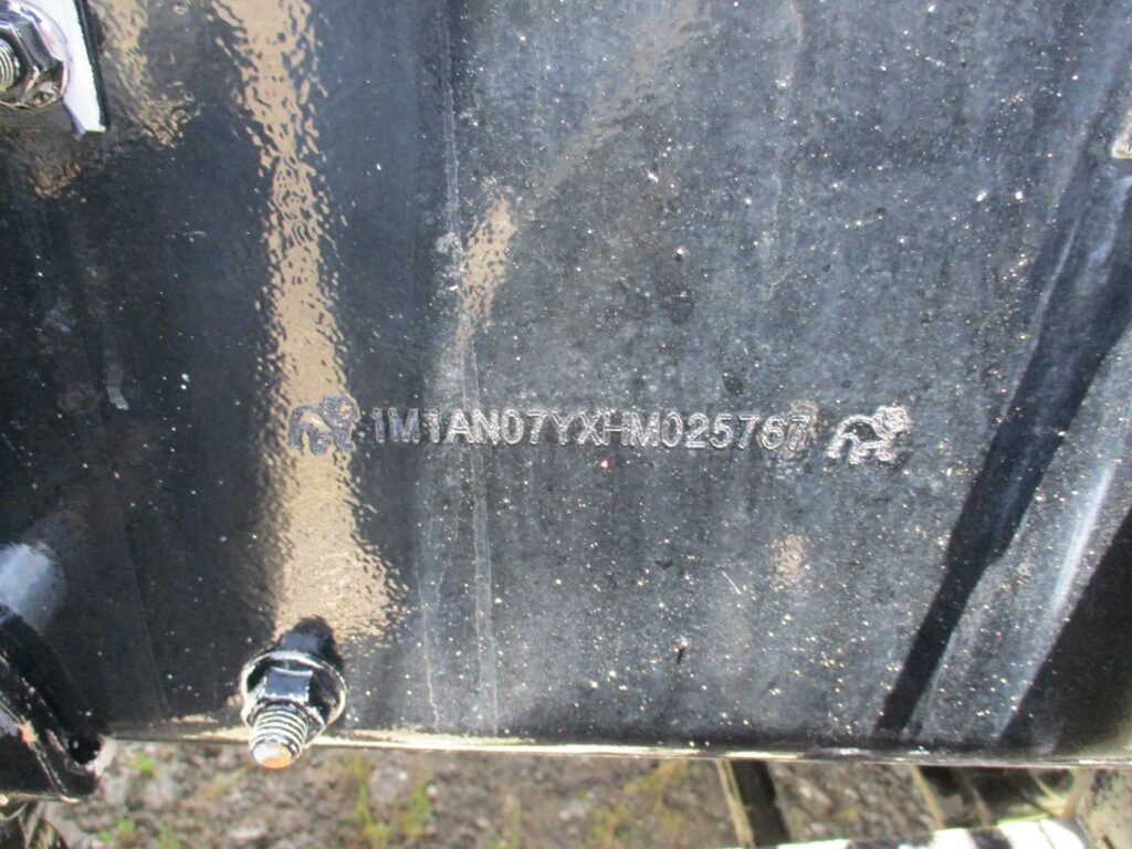 2017 Mack Pinnacle CHU613