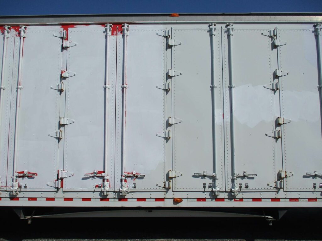 1999 Kentucky 48 DROP FRAME WITH 7 CURBSIDE DOORS