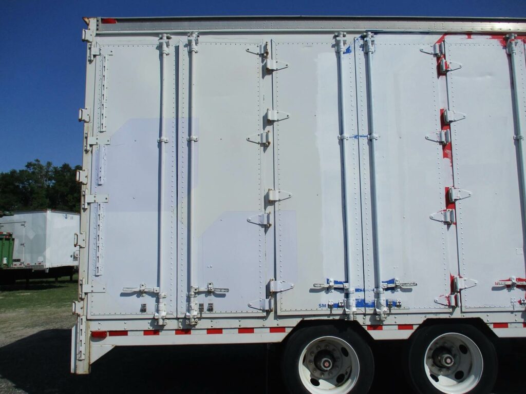 1999 Kentucky 48 DROP FRAME WITH 7 CURBSIDE DOORS