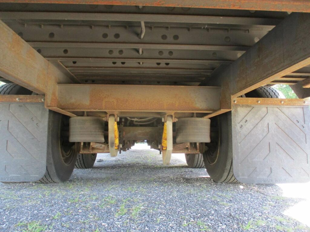 1999 Kentucky 48 DROP FRAME WITH 7 CURBSIDE DOORS