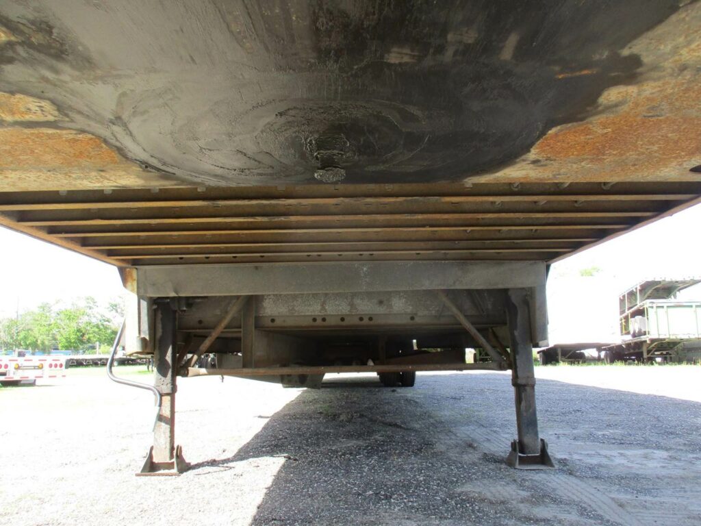 1999 Kentucky 48 DROP FRAME WITH 7 CURBSIDE DOORS