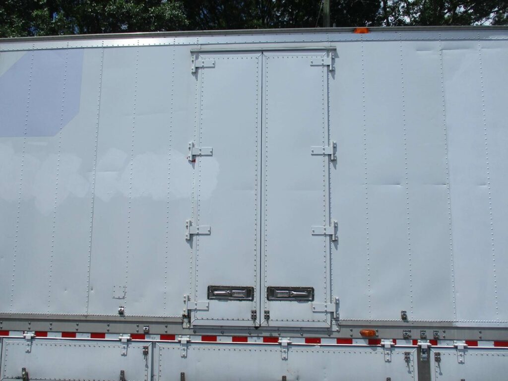 2005 Kentucky 53X102 DROP FRAME WITH BELLY BOXES