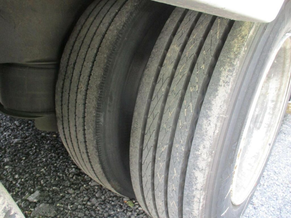 2005 Kentucky 53X102 DROP FRAME WITH BELLY BOXES