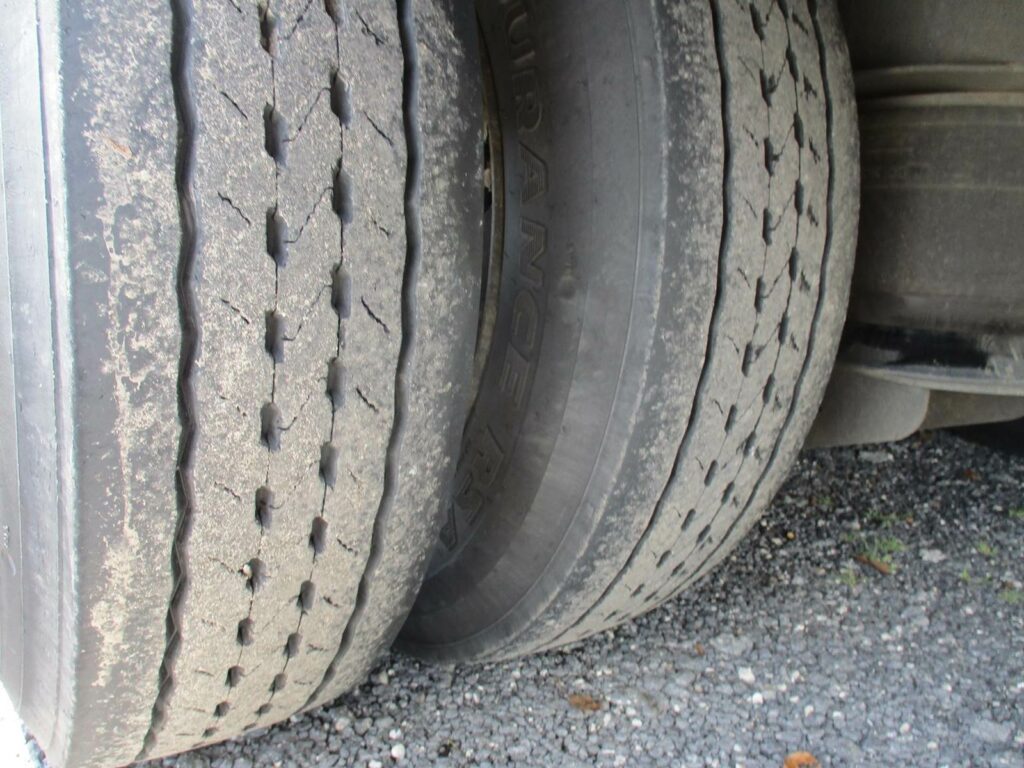 2005 Kentucky 53X102 DROP FRAME WITH BELLY BOXES