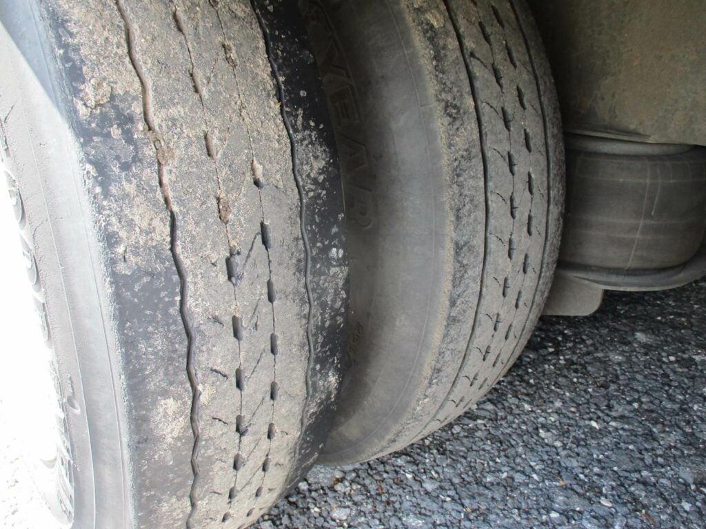 2005 Kentucky 53X102 DROP FRAME WITH BELLY BOXES