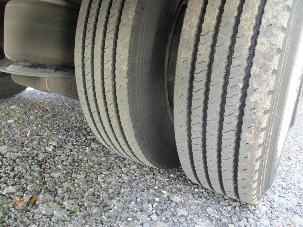 2005 Kentucky 53X102 DROP FRAME WITH BELLY BOXES