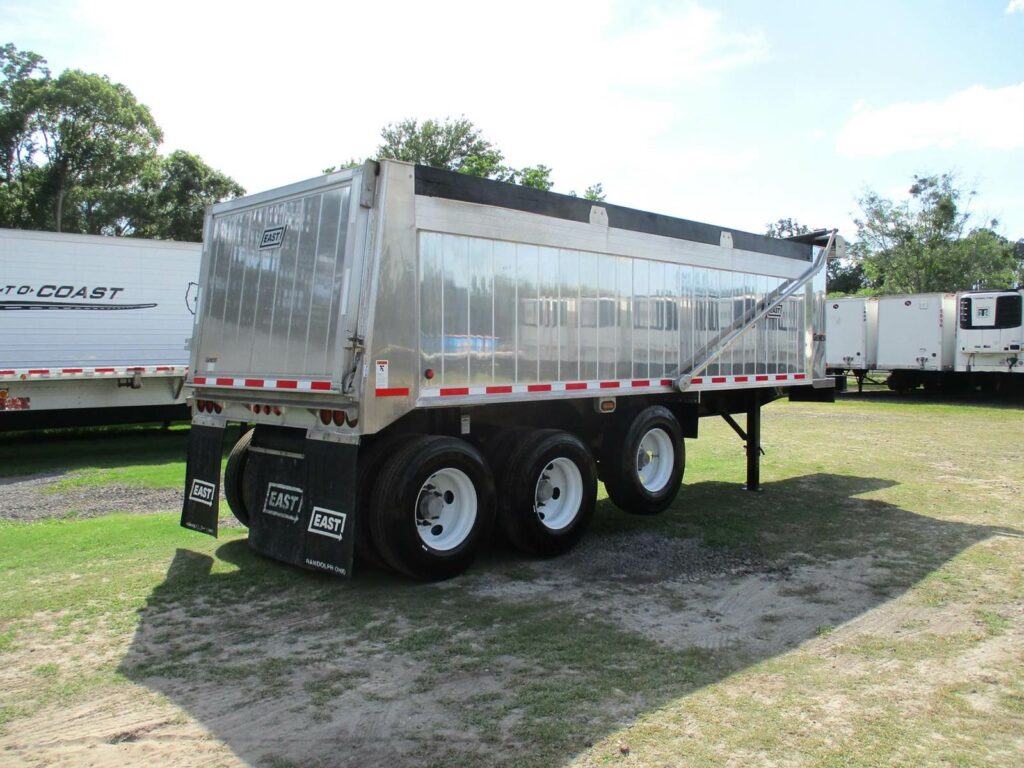 2023 East 30 FT TRI AXLE