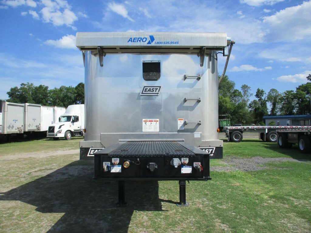 2023 East 30 FT TRI AXLE