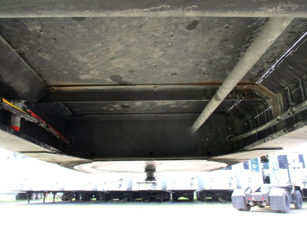 2023 East 30 FT TRI AXLE