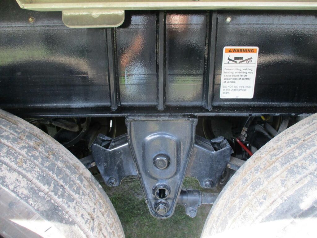 2023 East 30 FT TRI AXLE