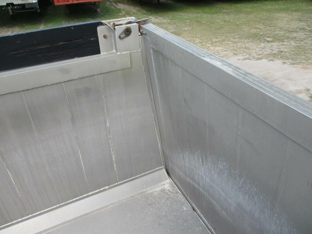 2023 East 30 FT TRI AXLE