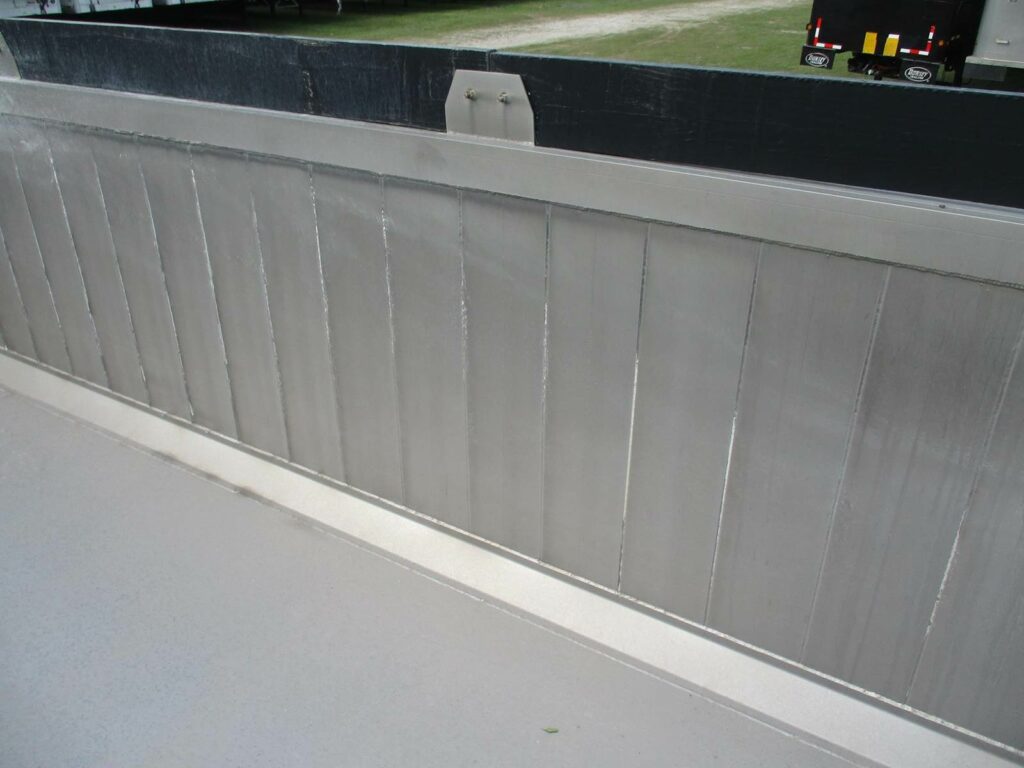 2023 East 30 FT TRI AXLE