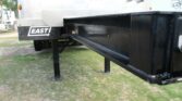 2023 East 30 FT TRI AXLE