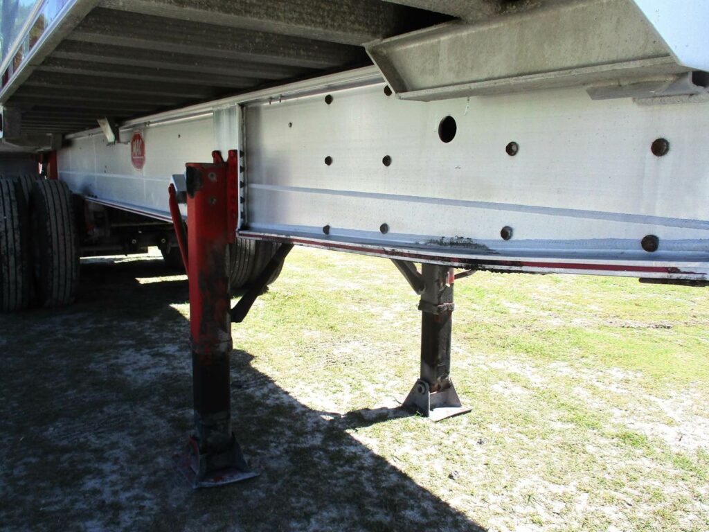 2004 MAC Trailer 28 FT  TANDEM AXLE FLORIDA SPEC