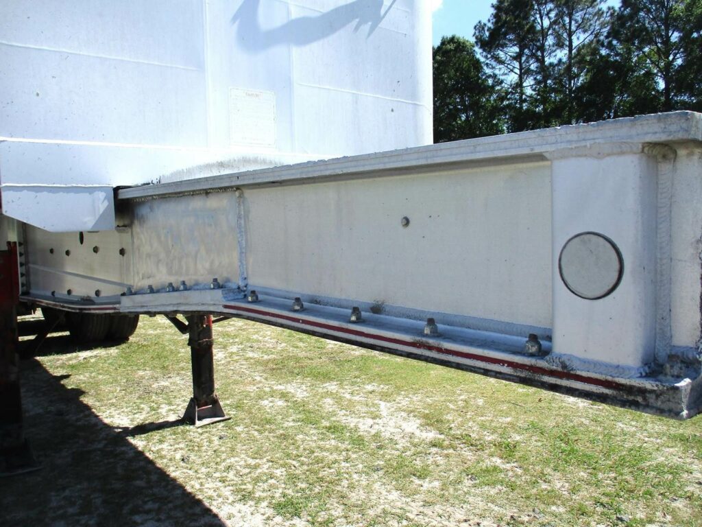2004 MAC Trailer 28 FT  TANDEM AXLE FLORIDA SPEC
