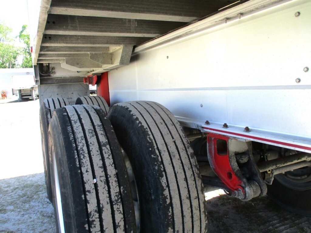2004 MAC Trailer 28 FT  TANDEM AXLE FLORIDA SPEC