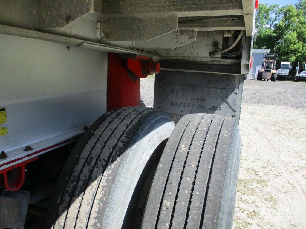 2004 MAC Trailer 28 FT  TANDEM AXLE FLORIDA SPEC