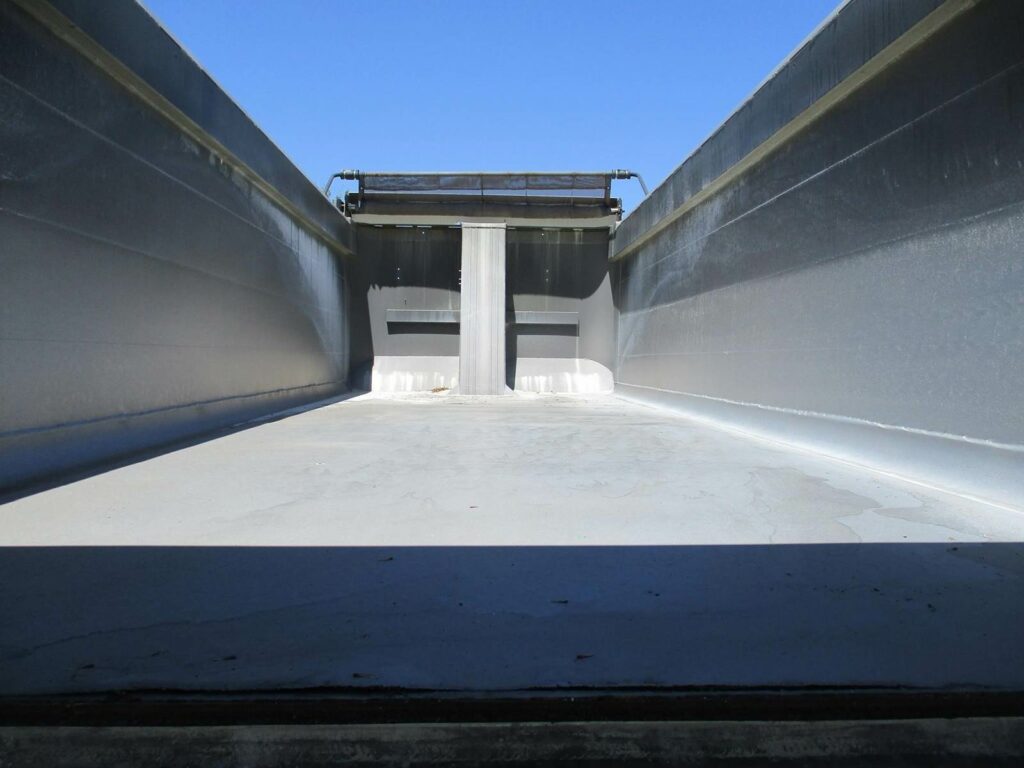 2004 MAC Trailer 28 FT  TANDEM AXLE FLORIDA SPEC