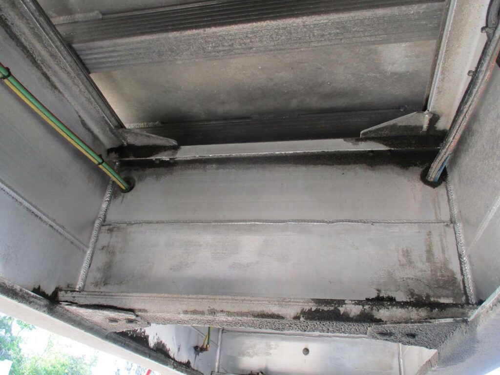 2004 MAC Trailer 28 FT  TANDEM AXLE FLORIDA SPEC