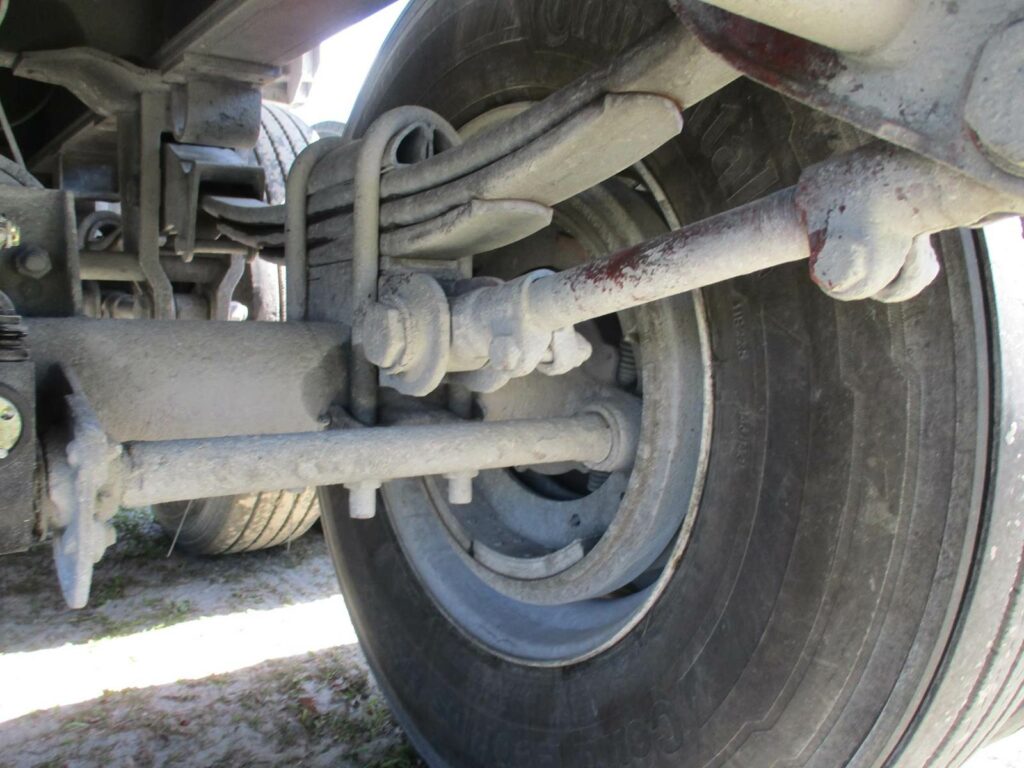 2004 MAC Trailer 28 FT  TANDEM AXLE FLORIDA SPEC