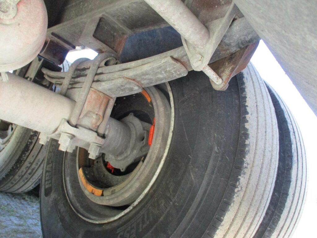 2004 MAC Trailer 28 FT  TANDEM AXLE FLORIDA SPEC