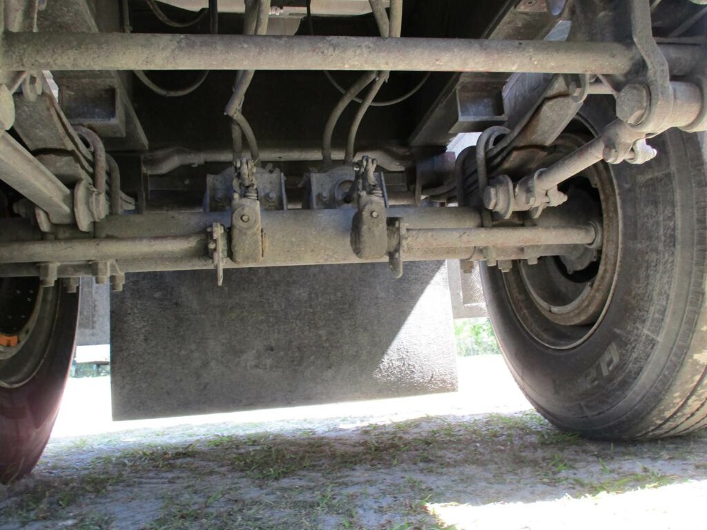 2004 MAC Trailer 28 FT  TANDEM AXLE FLORIDA SPEC