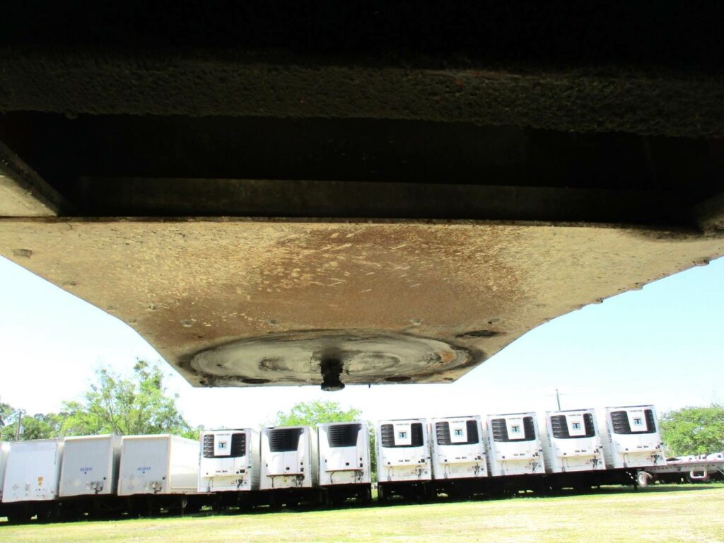 2004 MAC Trailer 28 FT  TANDEM AXLE FLORIDA SPEC