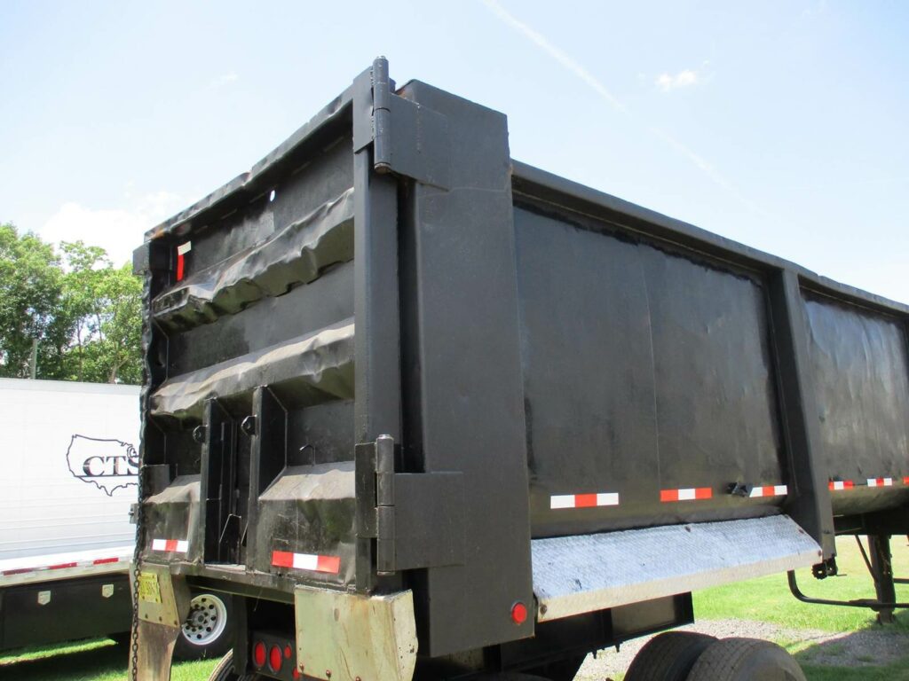 1995 MONTONE 39X96X66 STEEL FRAMELESS END DUMP