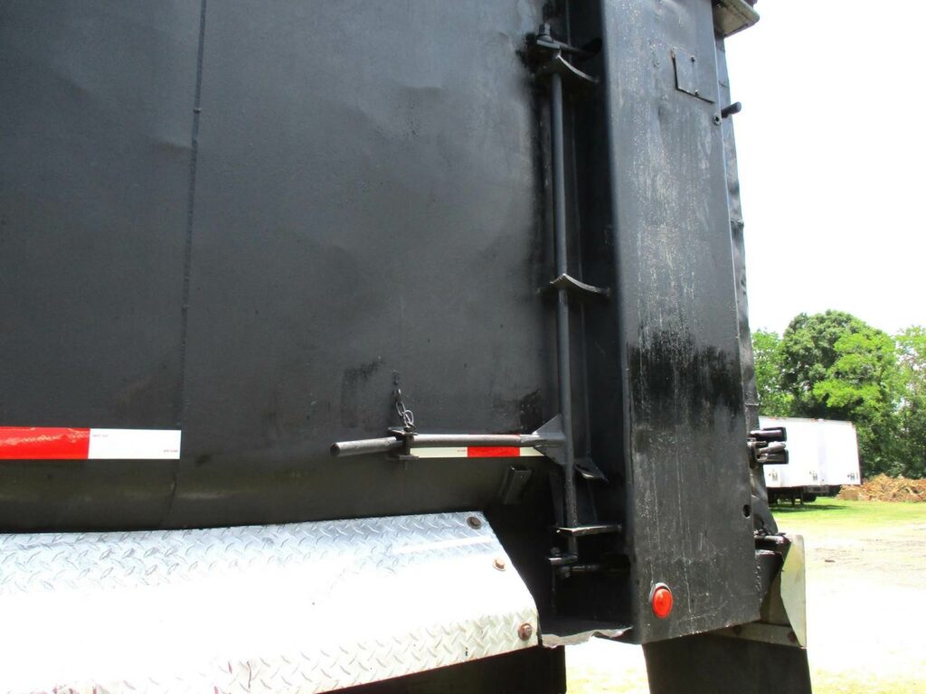 1995 MONTONE 39X96X66 STEEL FRAMELESS END DUMP