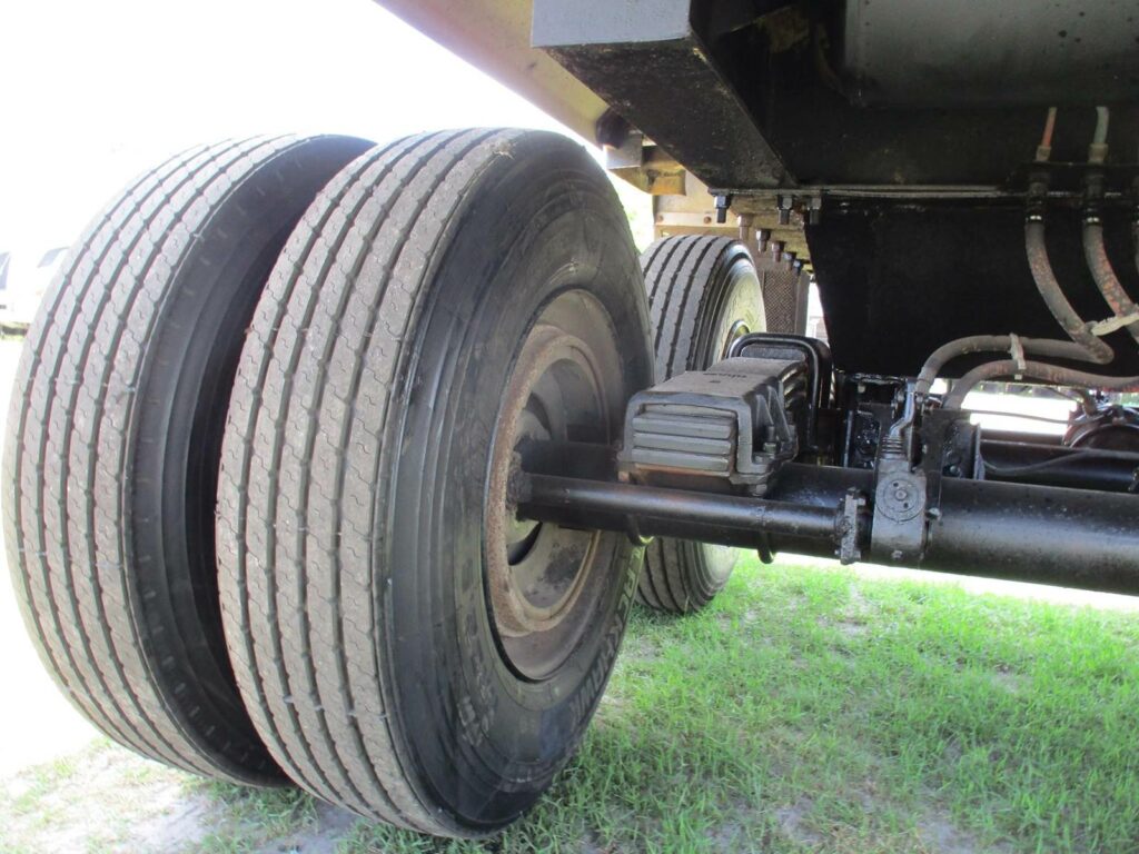 1995 MONTONE 39X96X66 STEEL FRAMELESS END DUMP