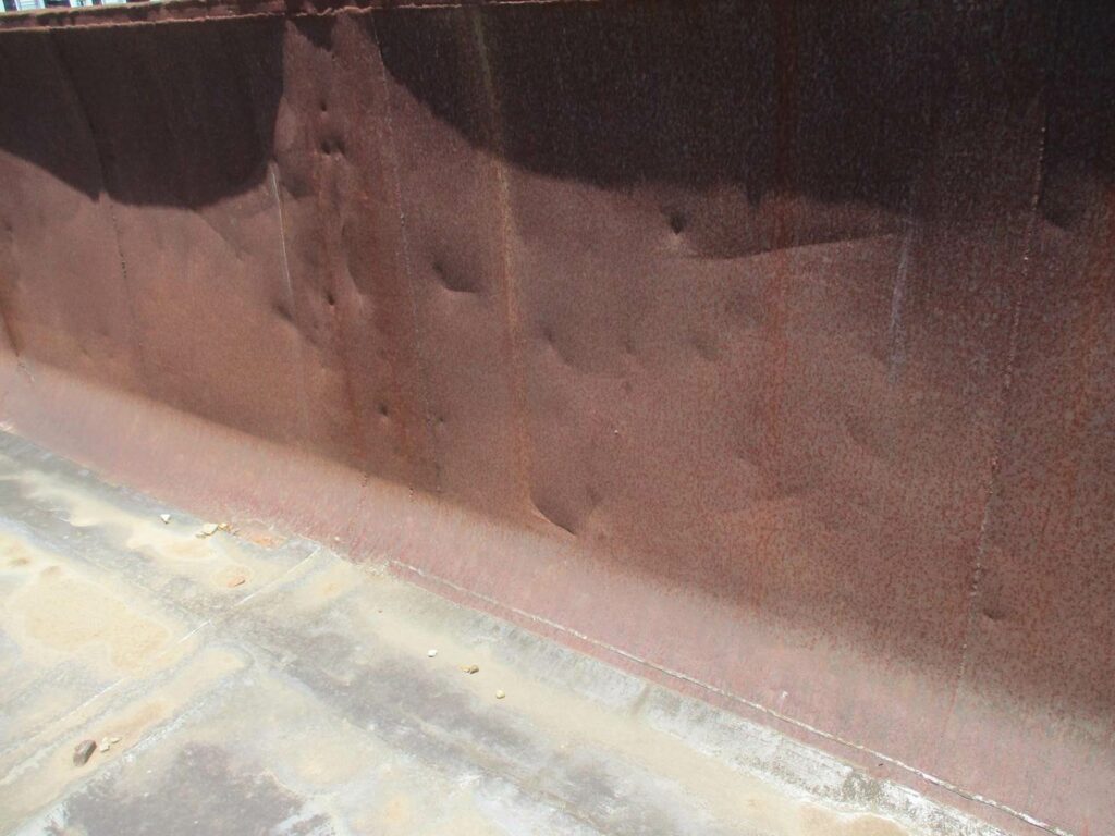 1995 MONTONE 39X96X66 STEEL FRAMELESS END DUMP