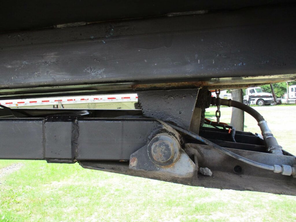 1995 MONTONE 39X96X66 STEEL FRAMELESS END DUMP