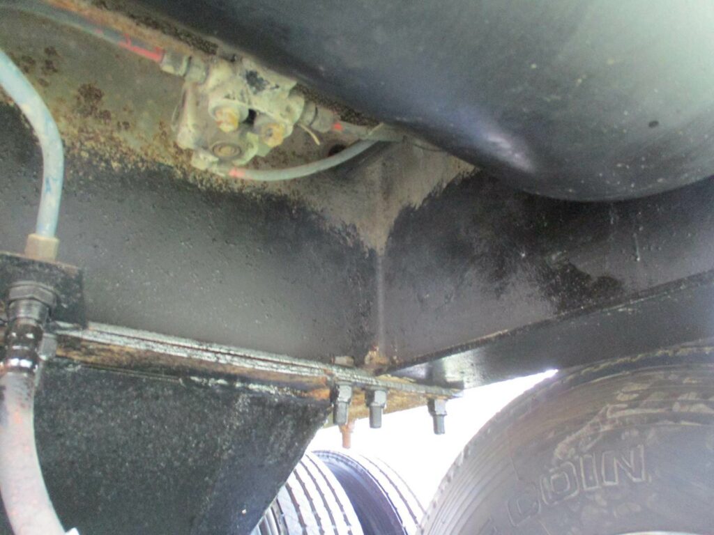 1995 MONTONE 39X96X66 STEEL FRAMELESS END DUMP