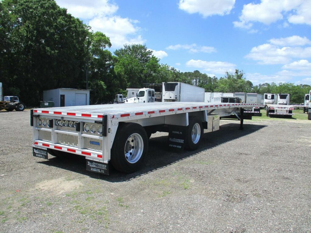 2016 Reitnouer 48X102 SPREAD AXLE 2 TOOLBOXES