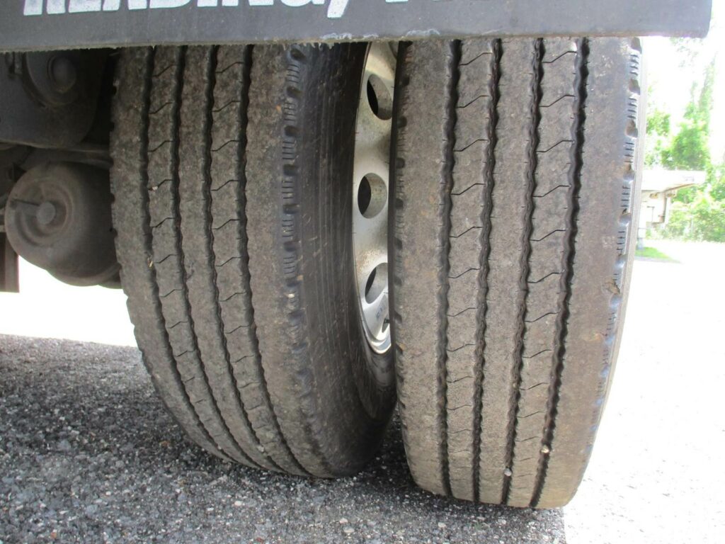 2016 Reitnouer 48X102 SPREAD AXLE 2 TOOLBOXES