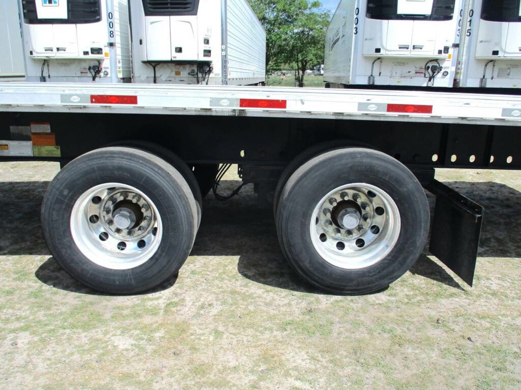 2020 UTILITY 53X102 COMBO FLATBED WITH REAR SLIDING AXLE